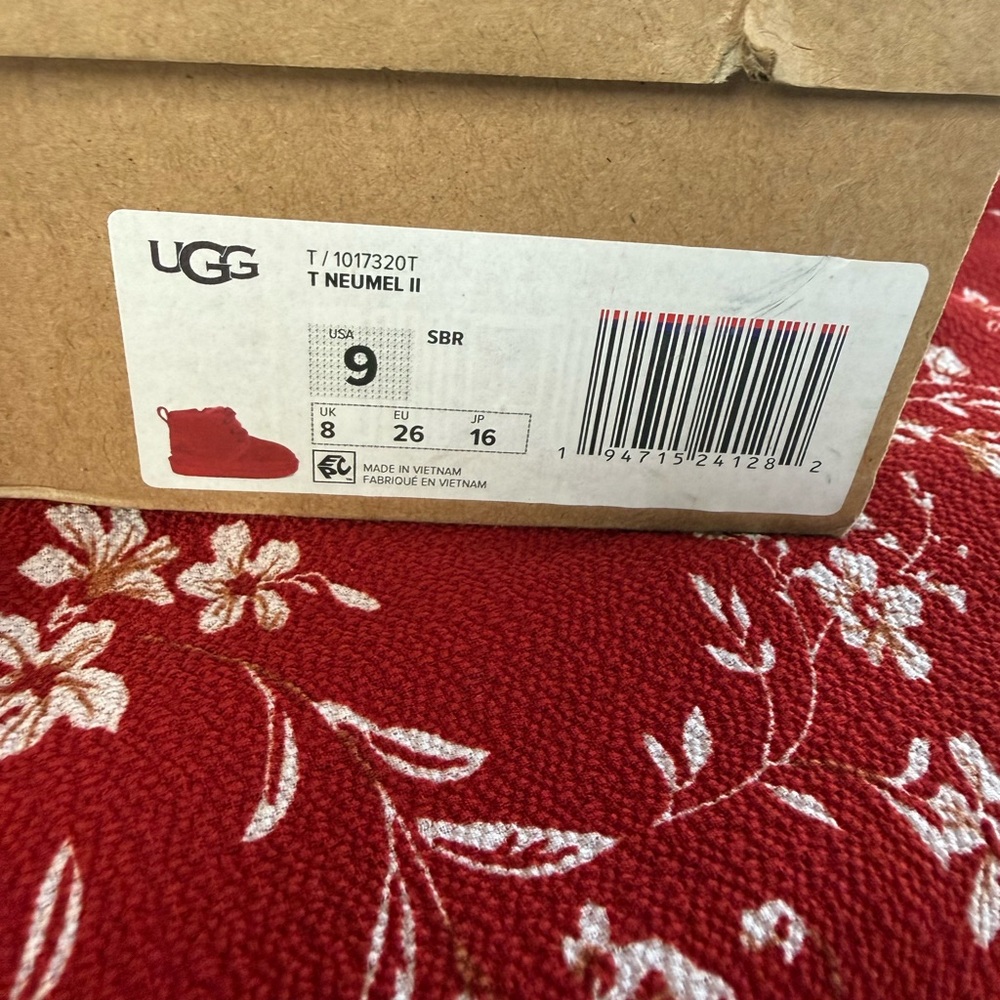 UGG Vibrant Red Boots and Slippers - Picture 10 of 10